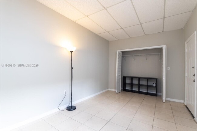 Building Photo - 5807 SW 41st St