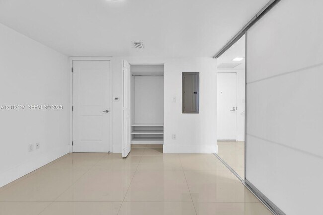 Building Photo - 400 Sunny Isles Blvd
