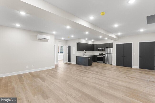 Building Photo - 1903 Jackson St