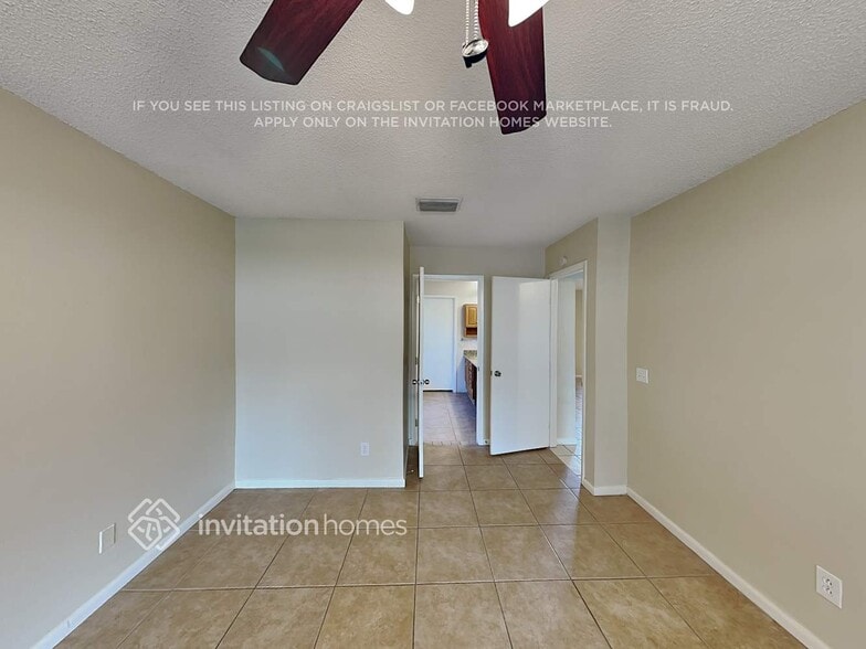 Building Photo - 10416 Deepbrook Dr