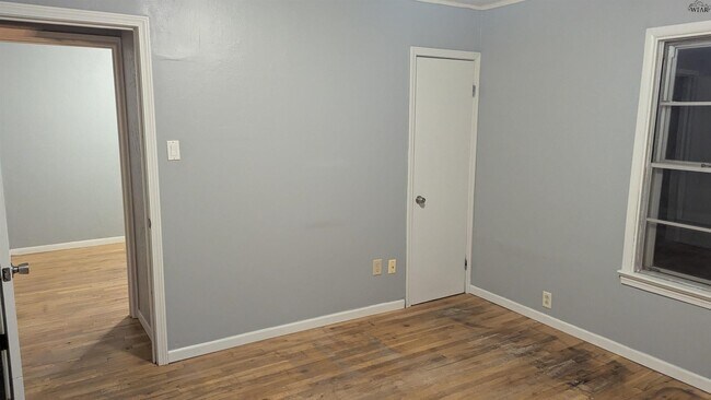 Building Photo - 1400 34th St