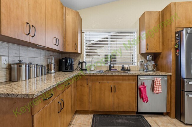 Building Photo - Resort-Style Living with Private Pool in Prime Chandler Location