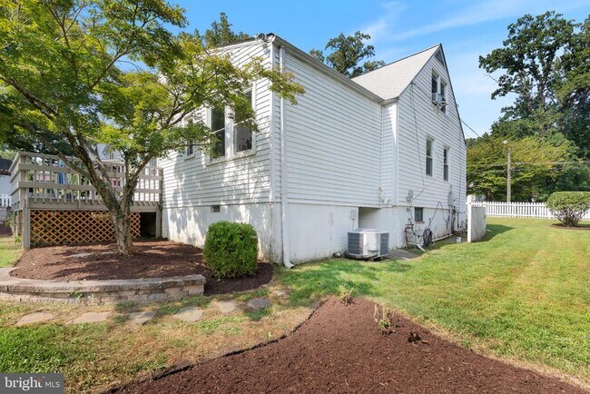 Building Photo - 4023 Poplar St