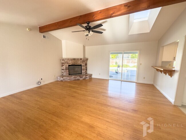 Building Photo - Amber Grove Home for Rent in Chico CA | Pool, Remodeled Interior, Landscaped Yard