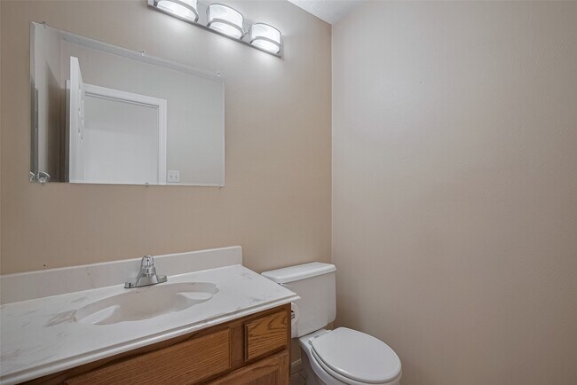 Building Photo - 3102 Colonel Ct Dr