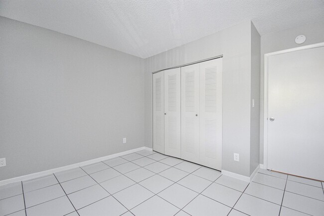 Building Photo - 3100 NW 46th St