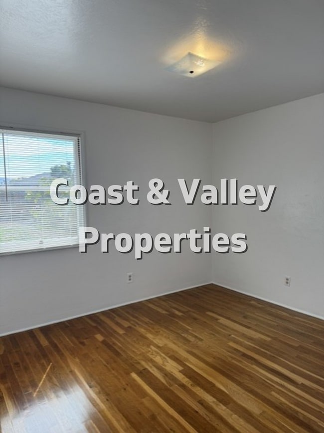 Building Photo - North Salinas Home for RENT!!!