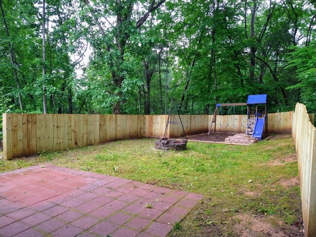 Building Photo - 128 Woodland Hills Dr