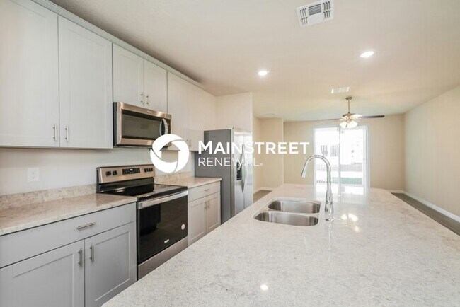 Building Photo - 3 Bedroom Pet-Friendly Home in St. Cloud, FL with Main Street Renewal