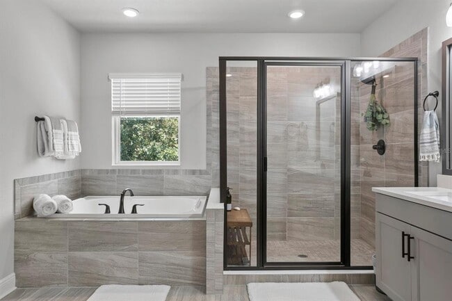 Building Photo - 408 S Matanzas Ave