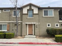 Building Photo - Cute Two Bedroom Condo!!