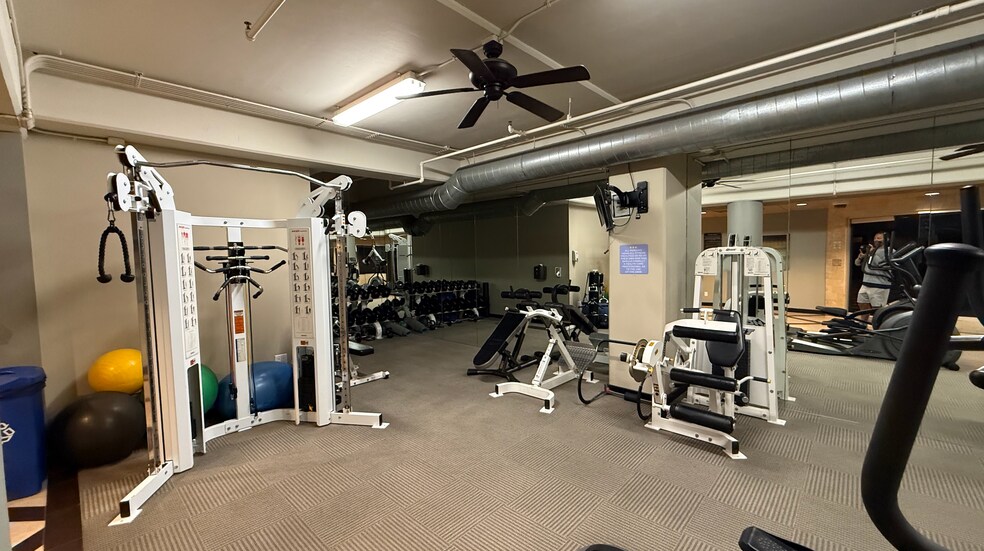 Building Photo - 1551 4th Ave