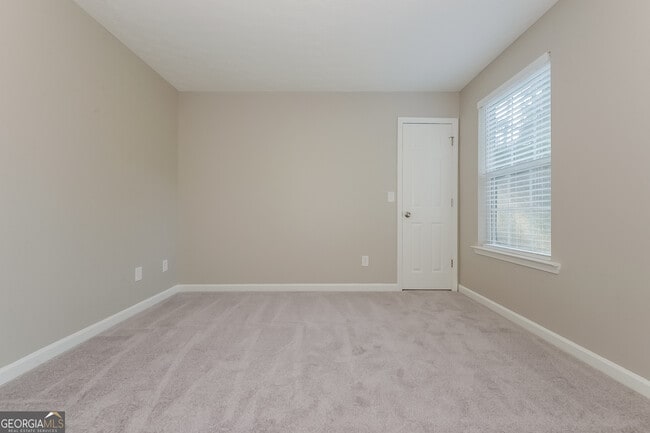 Building Photo - 405 Hawthorne Cir