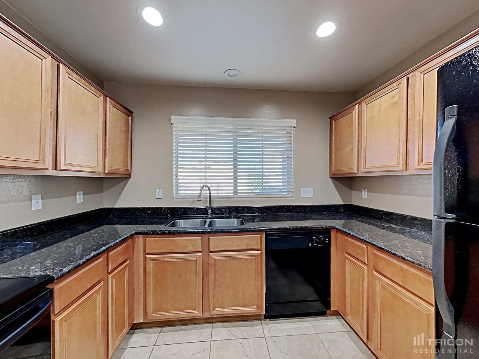 Building Photo - 44181 W Lindgren Dr