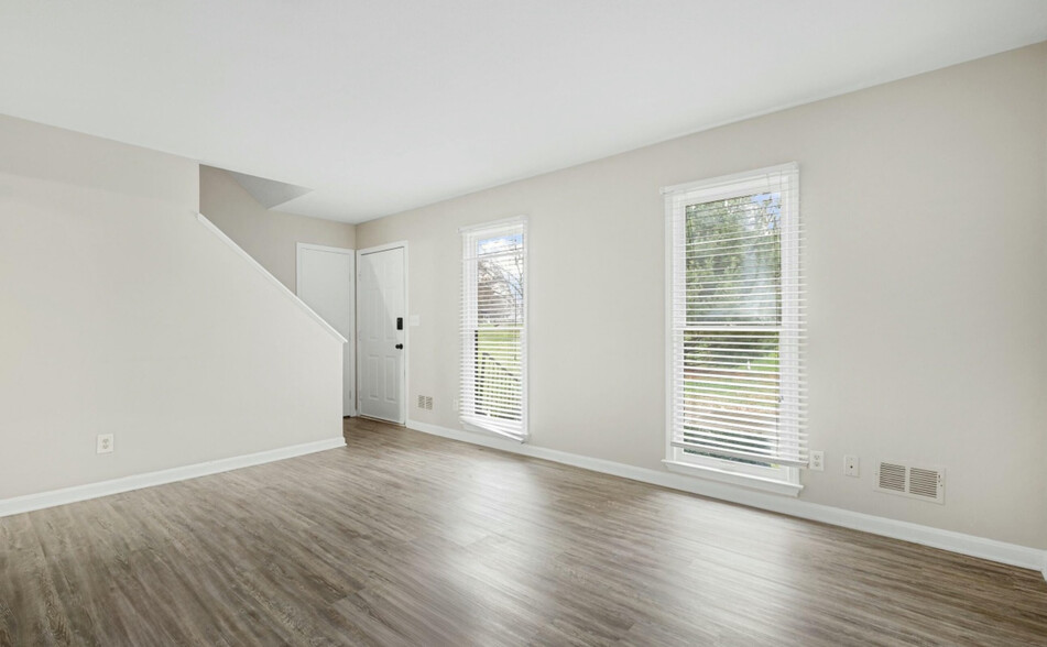 Living Room - 4508 Murphy Ln