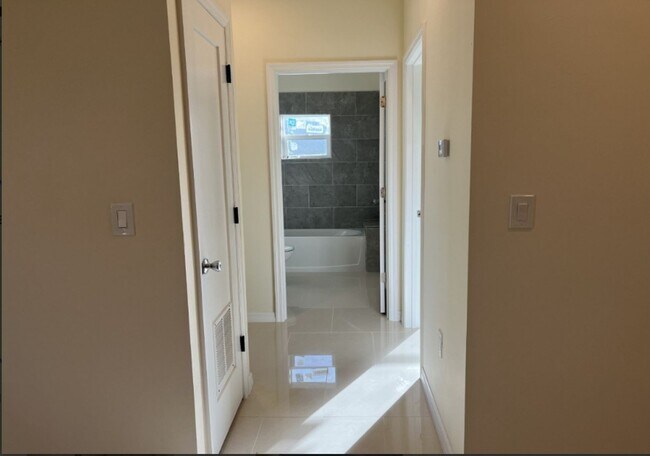 Building Photo - ASK US HOW TO GET FREE RENT!!-Brand New Co...