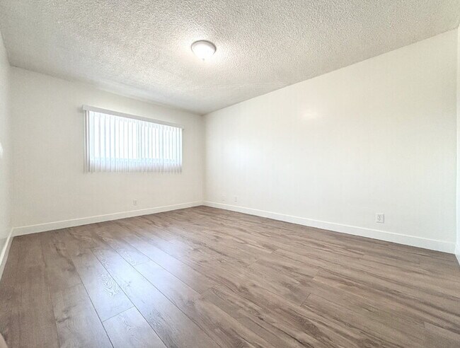 Building Photo - 820 Oakwood St