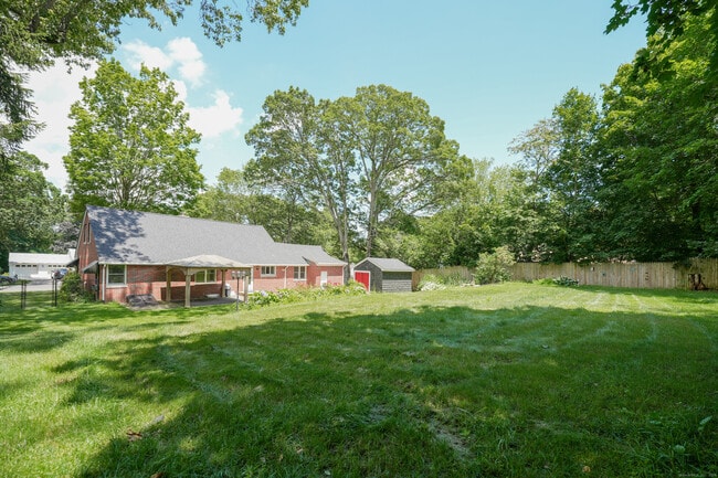 Building Photo - 70 Oakridge Rd