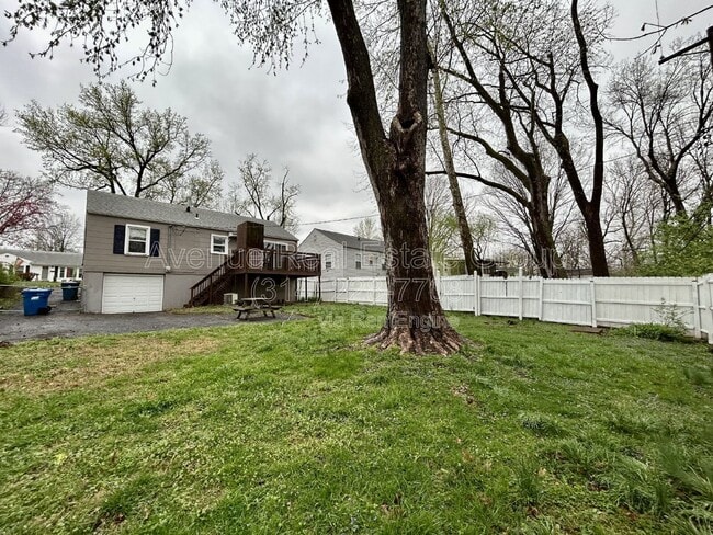 Building Photo - 7105 Circleview Dr
