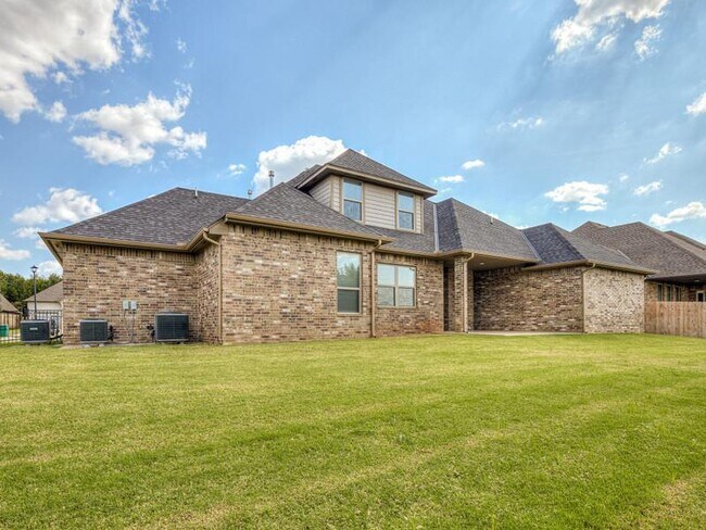 Building Photo - 10405 Cherrywood Dr