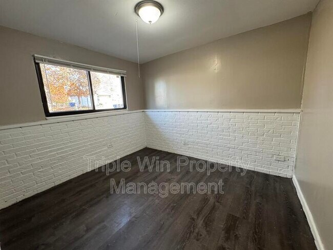 Building Photo - 1464 Monopoly Dr