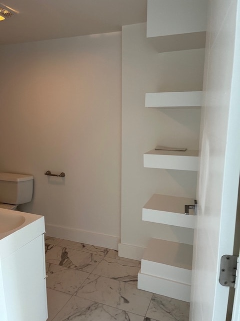 bathrom - 3949 Los Feliz Blvd