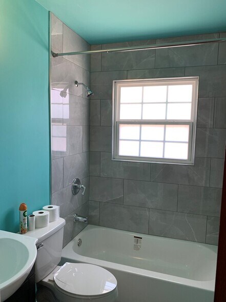 Building Photo - 2910 N Tom Green Ave