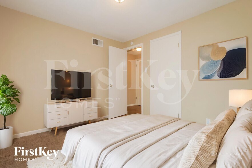 Building Photo - 4832 Rolling Meadows Dr