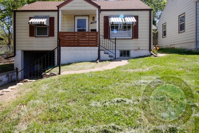 Primary Photo - Family Home - 2 Bedroom 1 Bath - Near Gall...