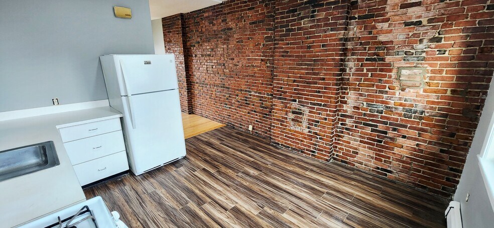 Building Photo - 3 Wilbur Ct