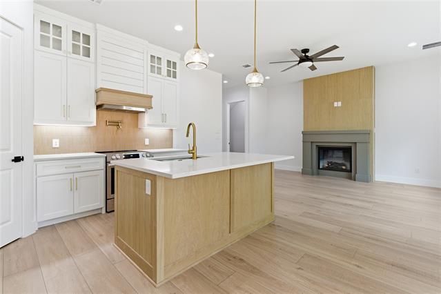 Building Photo - 200 Dover Dr