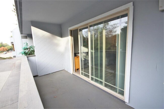 Building Photo - 650 Alamo Ct