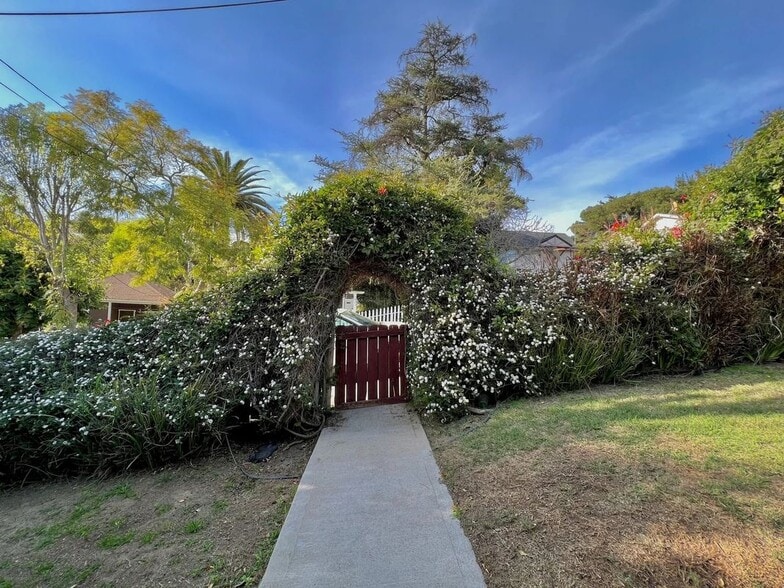 Building Photo - 1922 Preston Ave