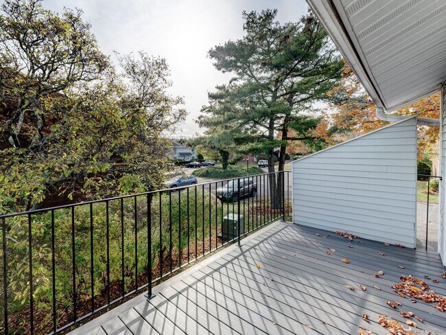 Building Photo - 105 Florence Rd