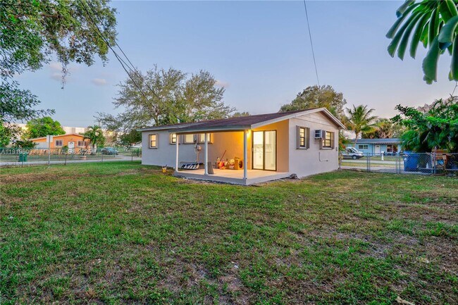 Building Photo - 1291 NE 207th St