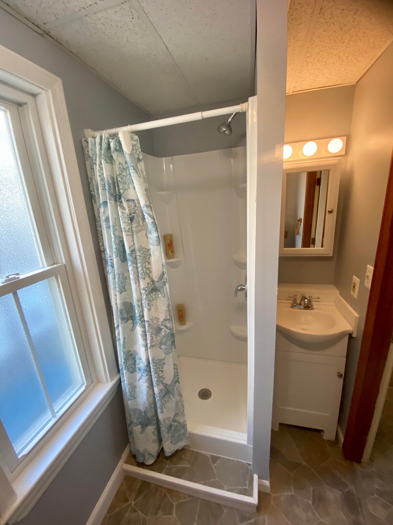 Bathroom - 154 College St
