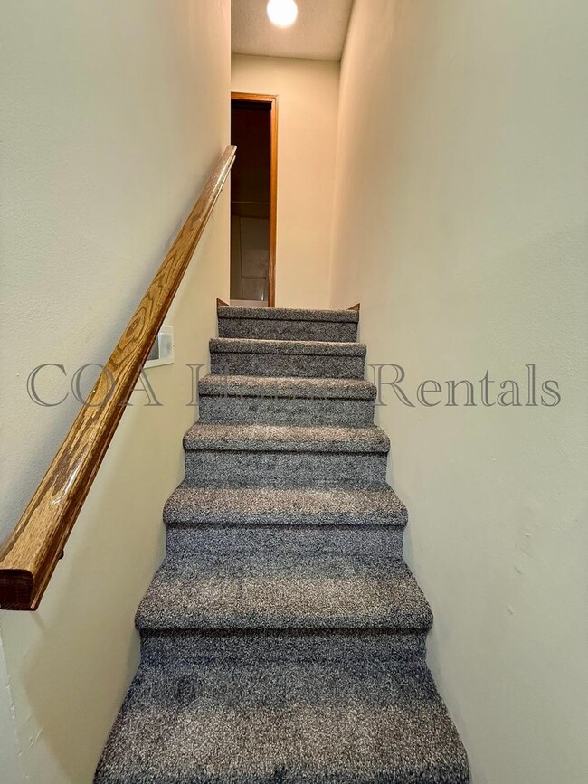 Building Photo - West Side Townhome