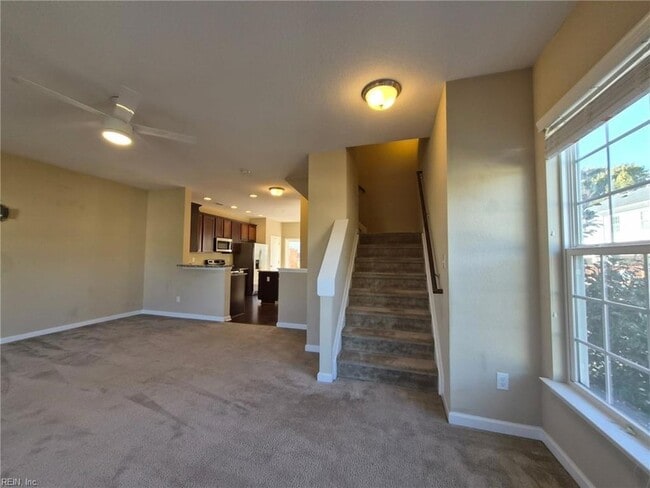 Building Photo - 279 Tigerlilly Dr