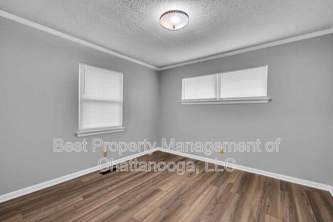 Building Photo - 5506 Sunnydell Ln
