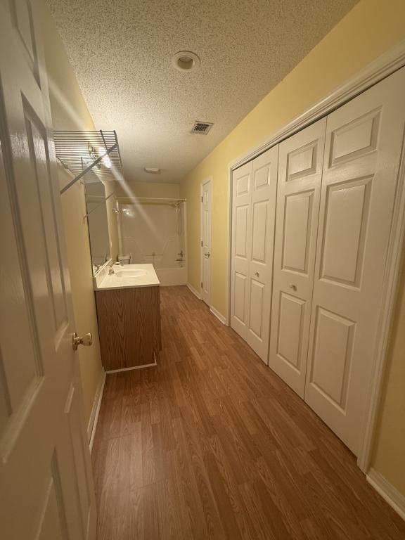 Building Photo - 535 N Forest Dr