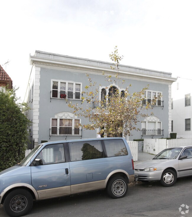 Building Photo - 121 N Kenmore Ave