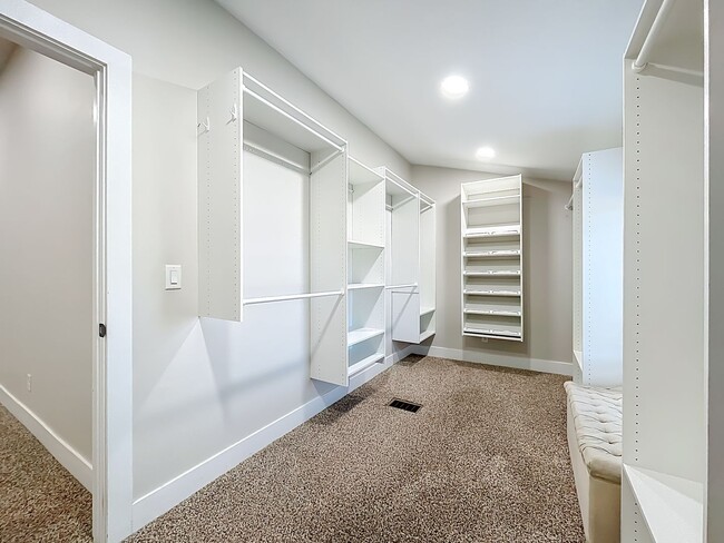 Building Photo - 389 S Central Ave