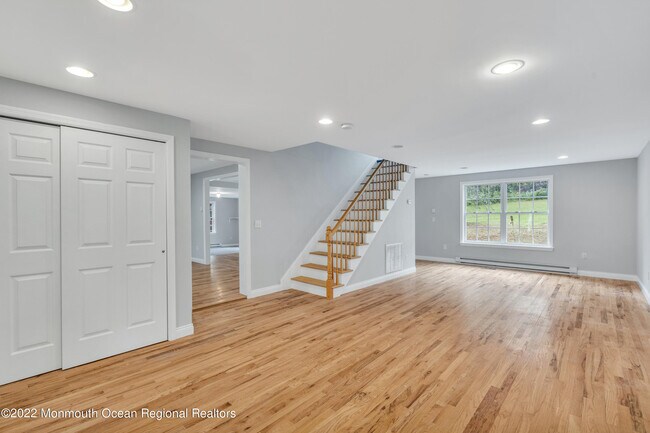 Building Photo - 5 Dugans Ln