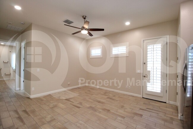 Building Photo - 4984 S Leisure Way