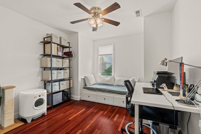 Building Photo - 1521 Tasker St