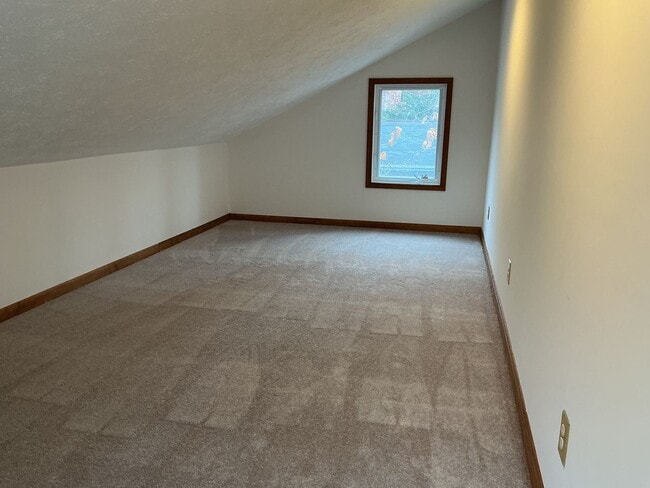 Building Photo - Welcome home!  Sought after Lake of the Woods!