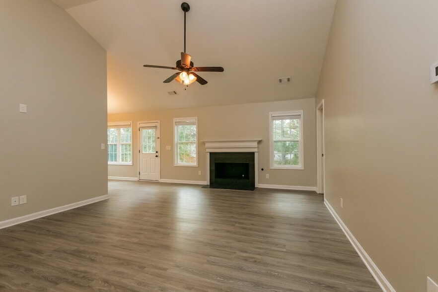 Building Photo - 6697 Biscayne