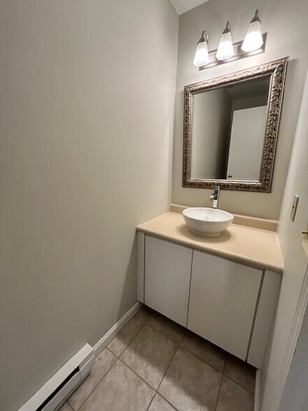 Building Photo - 38 Overlook Dr