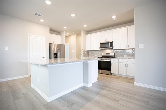 Building Photo - 1069 Lakehaven Trl