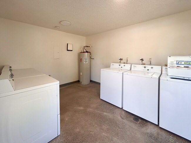 Building Photo - 1BD 1BA Single Level Condo + Fireplace + 1 Car Garage + Fitness Center + Tennis Courts + Communit...